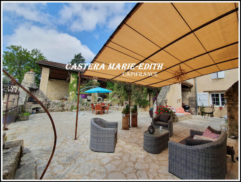 Propriété - 491 m² - 20 pièces