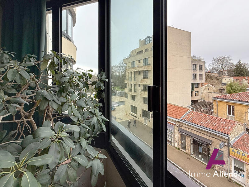 Appartement - 104 m² - 4 pièces