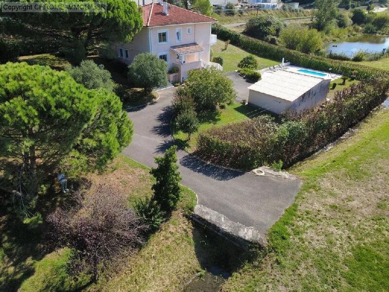 Maison - 167 m² - 6 pièces