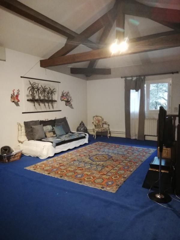 Maison - 252 m² - 9 pièces