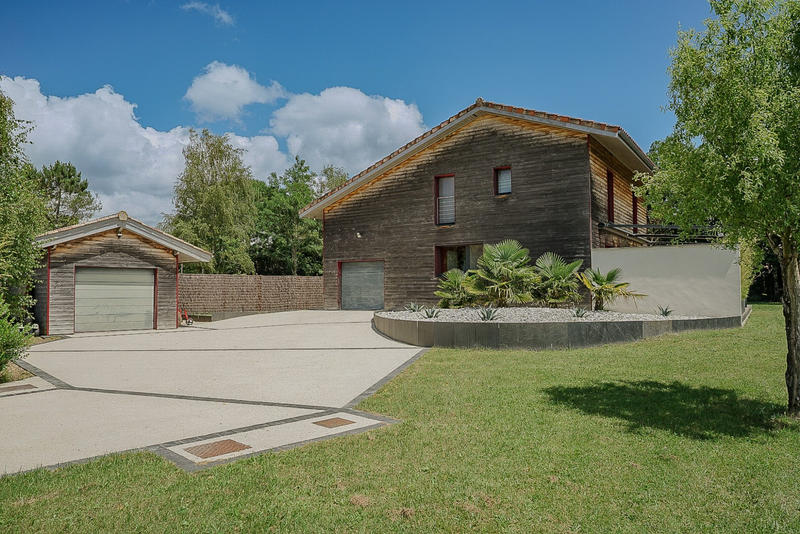 Maison - 160 m² - 7 pièces