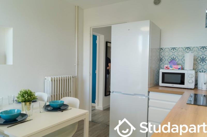 Chambre - 12 m² - 1 pièce