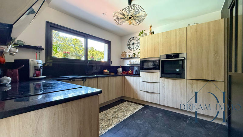 Maison contemporaine - 145 m² - 6 pièces