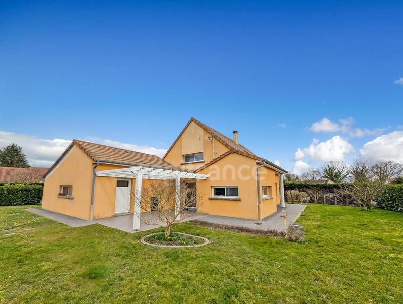 Maison - 121 m² - 5 pièces