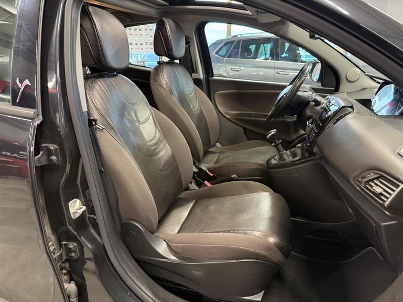 Lancia Ypsilon 0.9 TwinAir - 85 s&amp;S Bvm5 Platinum / Garantie 12 Mois