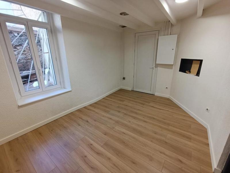 Divers - 102 m² - 4 pièces