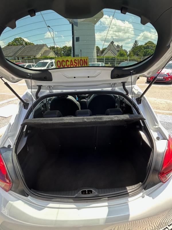 Peugeot 208 1.2 Ptech Gt Line s&amp;S Eat6