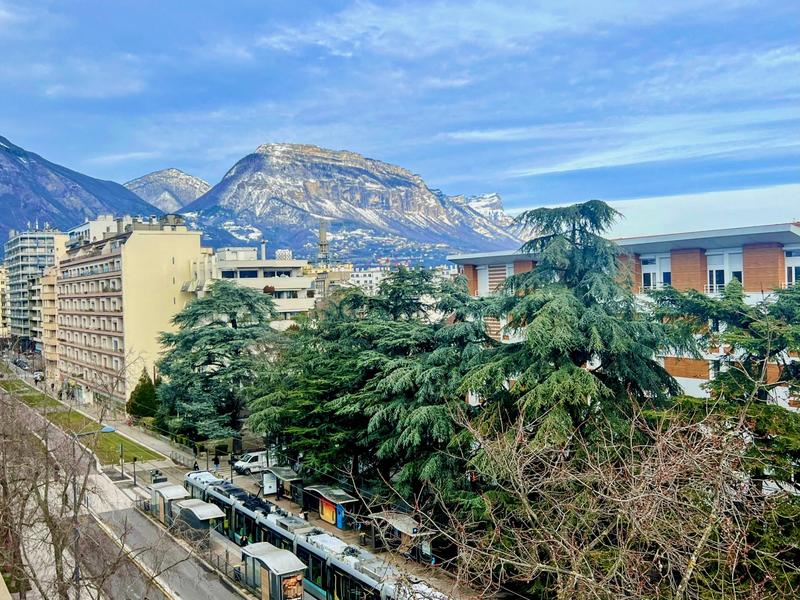 Appartement - 122 m² - 5 pièces