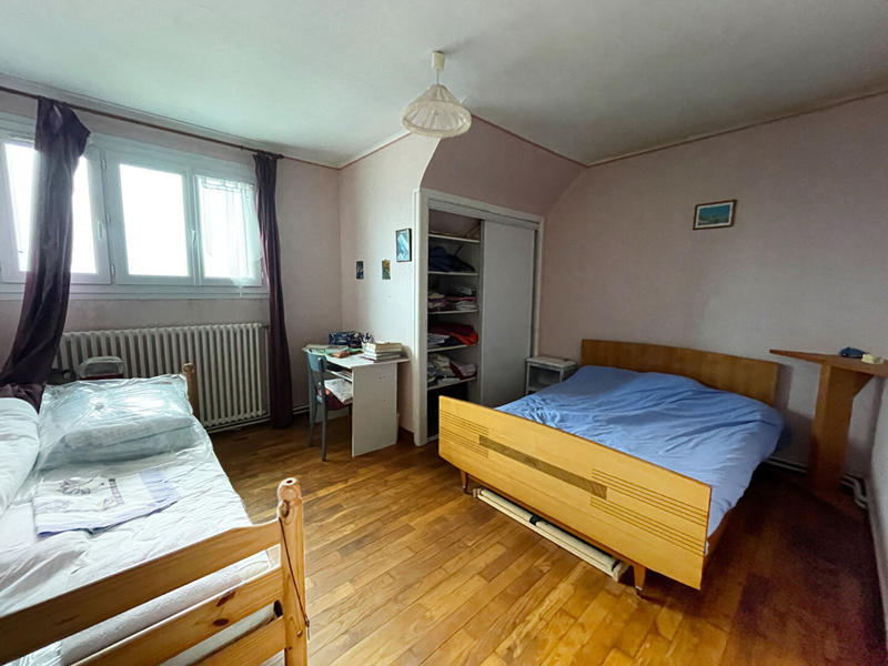 Maison - 214 m² - 11 pièces