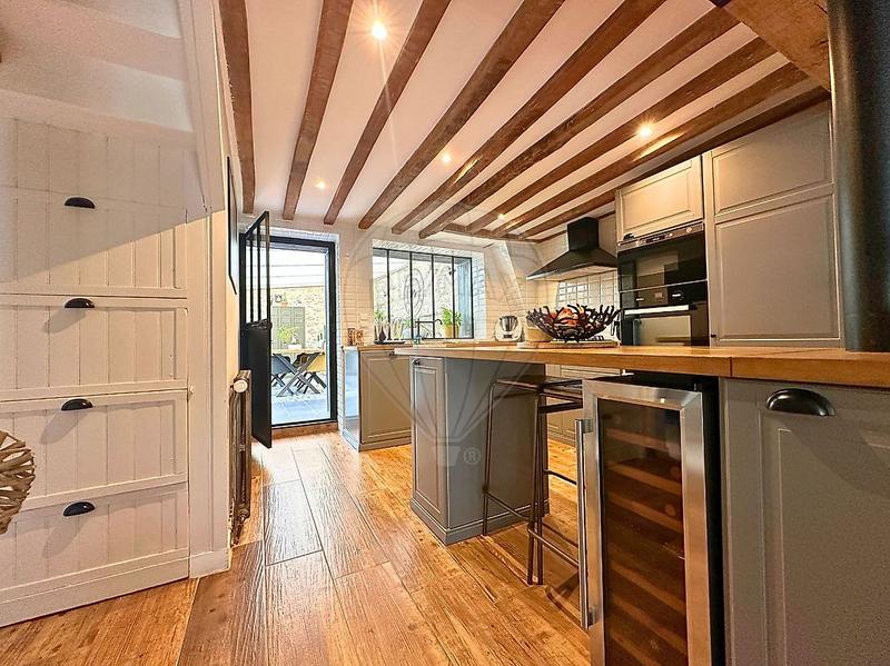 Demeure - 163 m² - 7 pièces