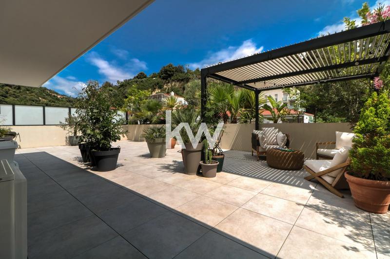 Appartement - 97 m² - 4 pièces