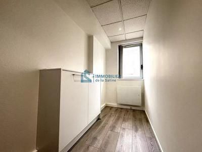 Bureau - 50 m² - 4 pièces