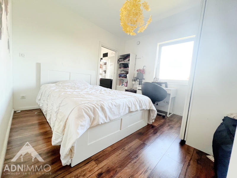 Maison - 225 m² - 7 pièces