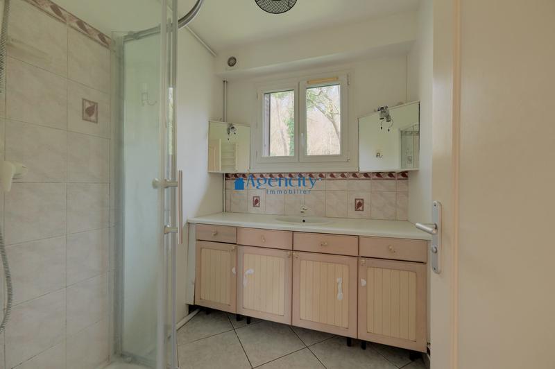 Appartement - 81 m² - 4 pièces