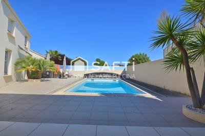 Maison - 162 m² - 8 pièces