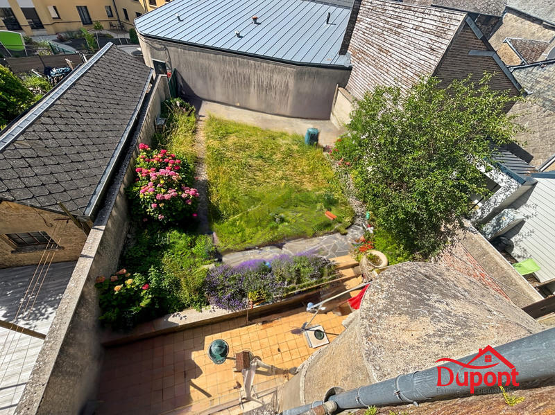 Maison - 233 m² - 9 pièces