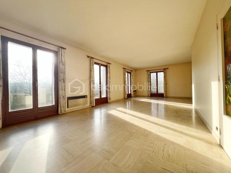 Maison traditionnelle - 152 m² - 7 pièces