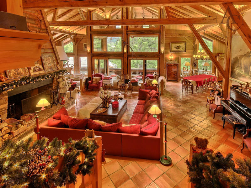 Châlet - 585 m² - 11 pièces