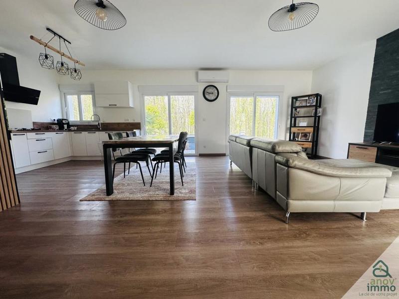 Maison - 99 m² - 5 pièces