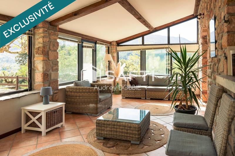 Maison - 204 m² - 8 pièces