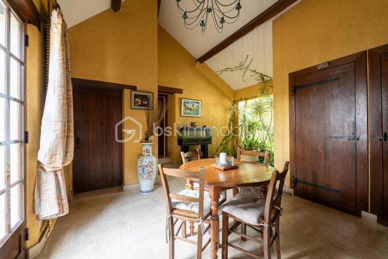 Maison - 344 m² - 14 pièces