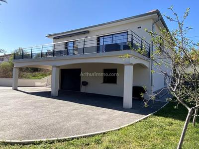 Maison - 185 m² - 7 pièces