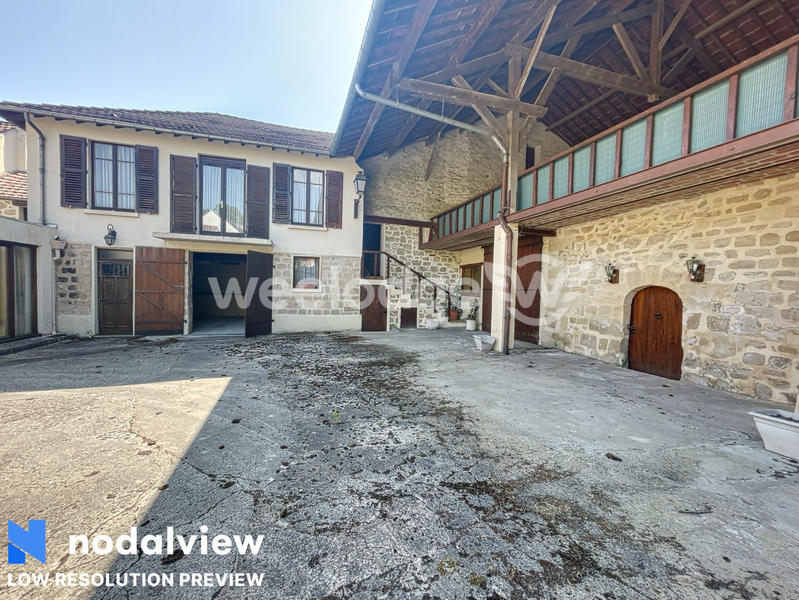 Maison - 313 m² - 10 pièces