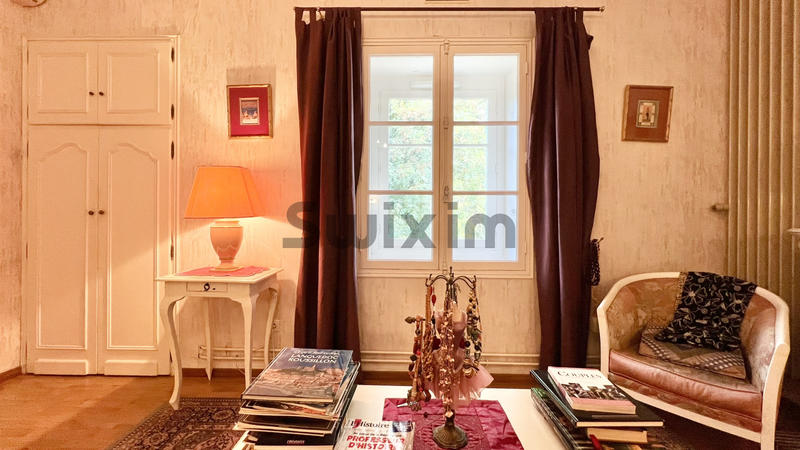 Mas - 400 m² - 13 pièces