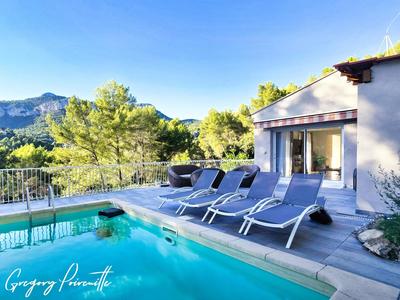 Maison - 128 m² - 5 pièces