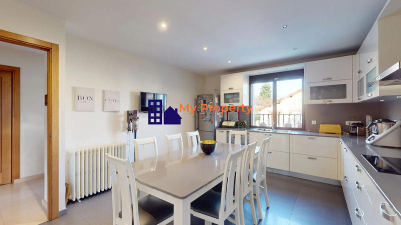 Maison - 137 m² - 7 pièces