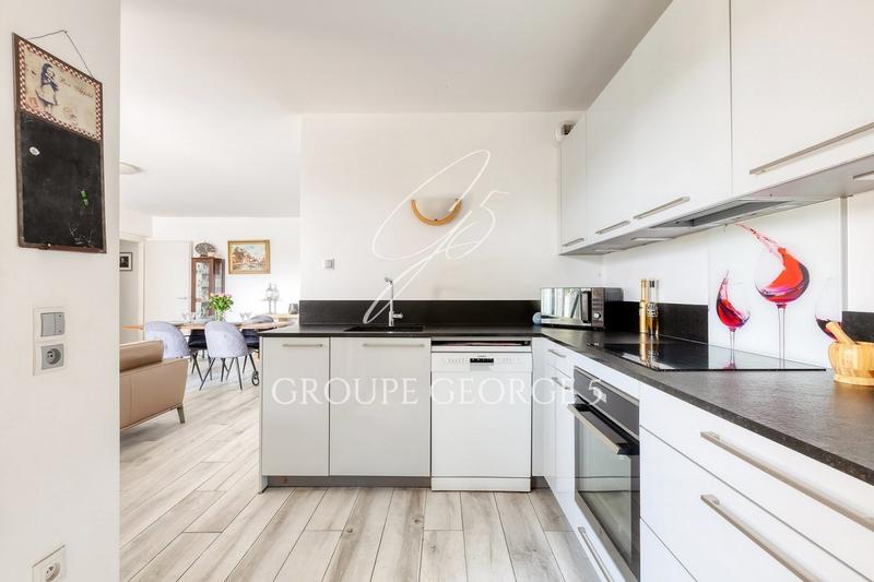 Appartement - 96 m² - 5 pièces