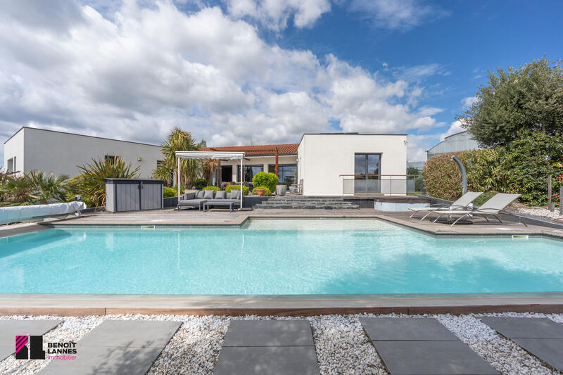 Maison - 195 m² - 7 pièces