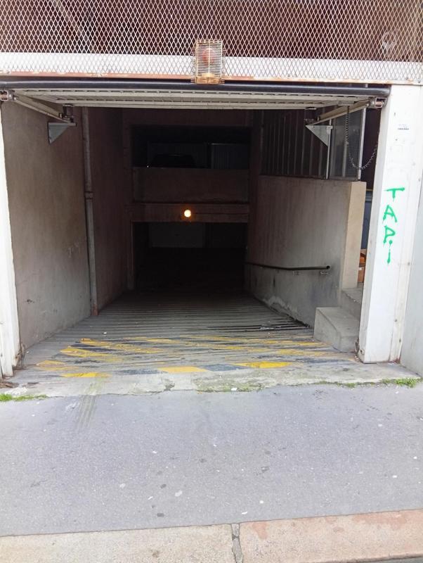 Parking / Garage - 13 m²