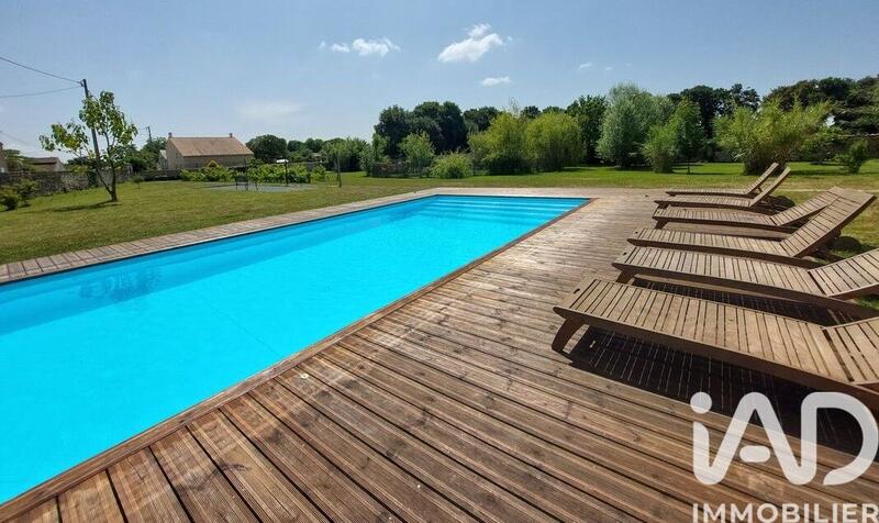 Maison - 325 m² - 13 pièces