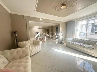 Maison - 187 m² - 6 pièces