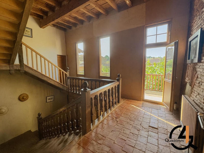 Maison - 280 m² - 6 pièces