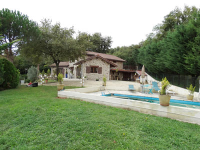 Maison - 200 m² - 6 pièces