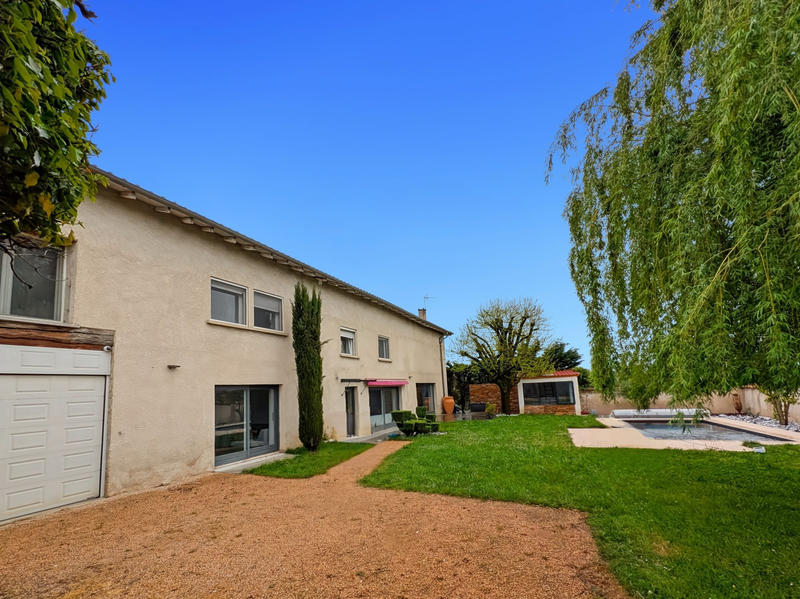 Maison - 200 m² - 7 pièces