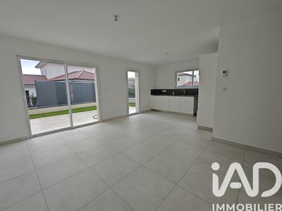 Maison - 102 m² - 5 pièces