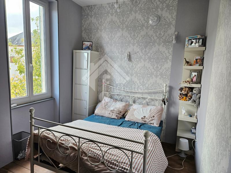 Maison - 230 m² - 9 pièces