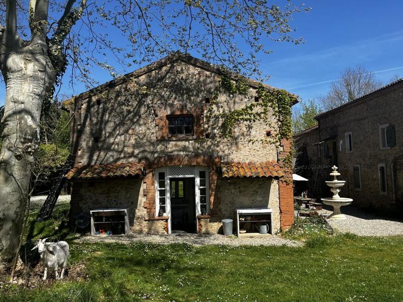 Propriété - 570 m² - 20 pièces