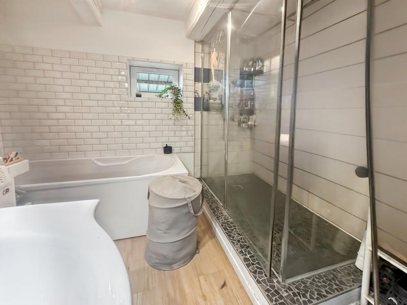 Maison traditionnelle - 125 m² - 6 pièces