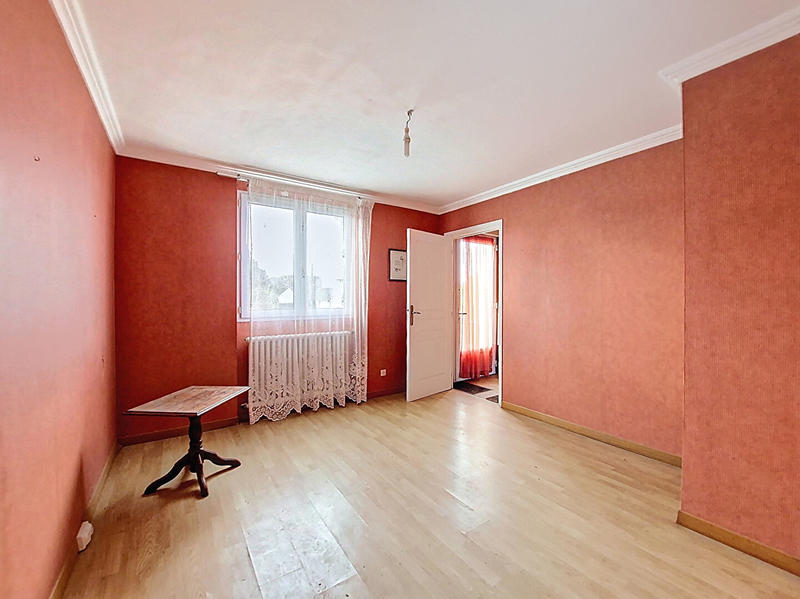 Maison - 127 m² - 9 pièces