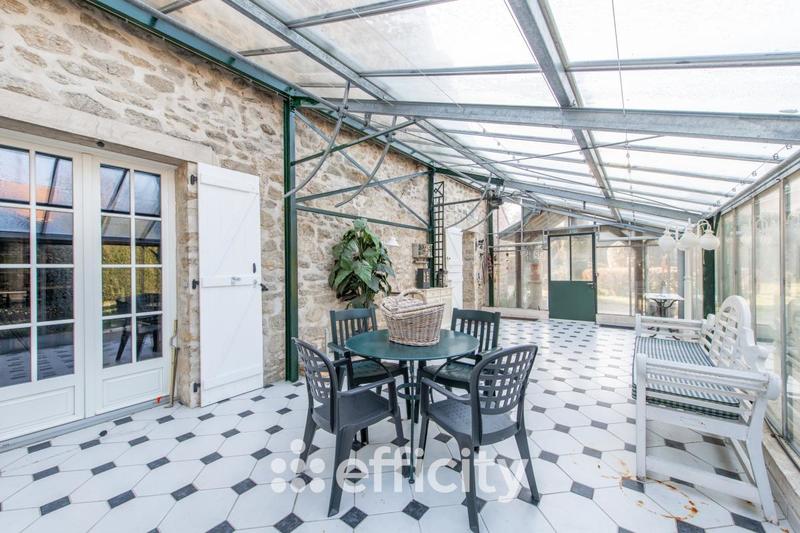 Maison - 300 m² - 7 pièces