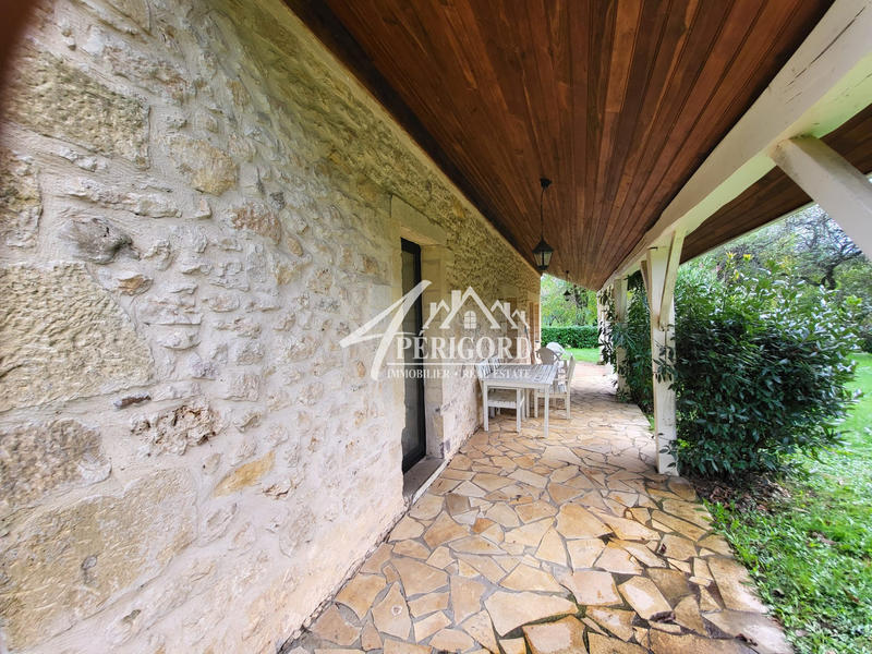 Maison - 270 m² - 10 pièces