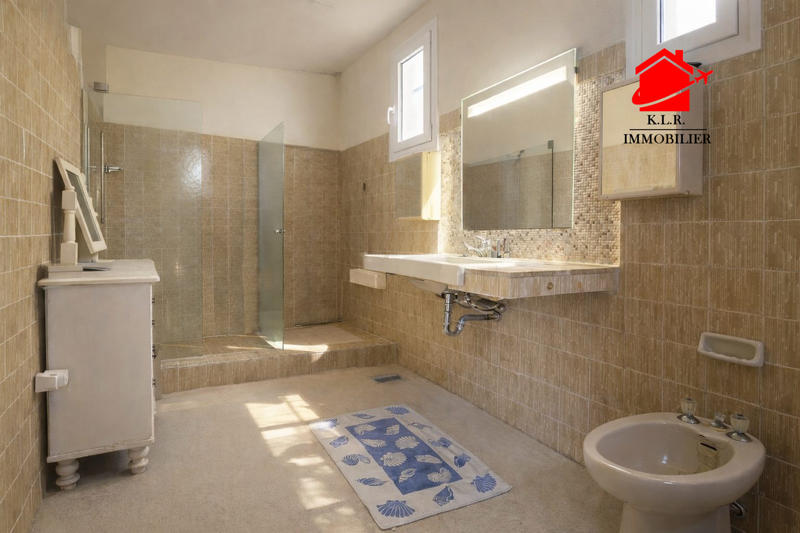 Maison - 207 m² - 5 pièces