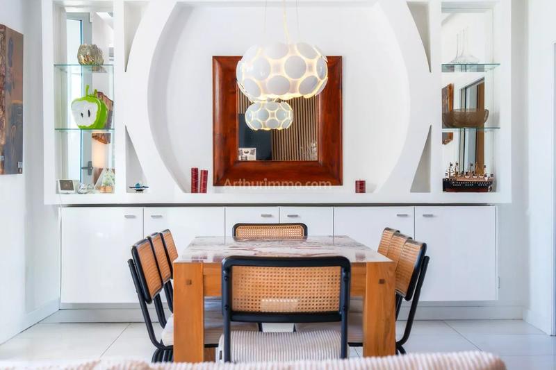 Maison - 400 m² - 7 pièces