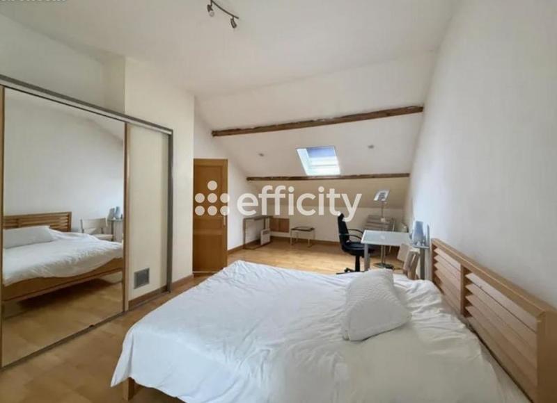 Maison - 205 m² - 8 pièces