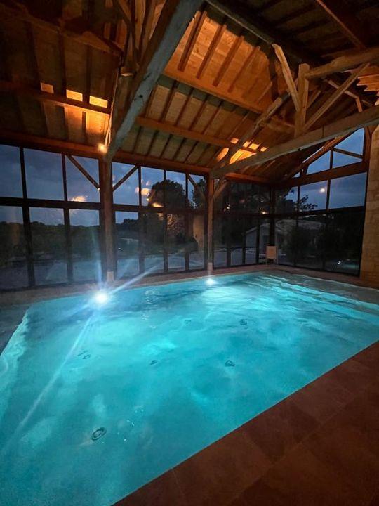 Maison - 600 m² - 17 pièces