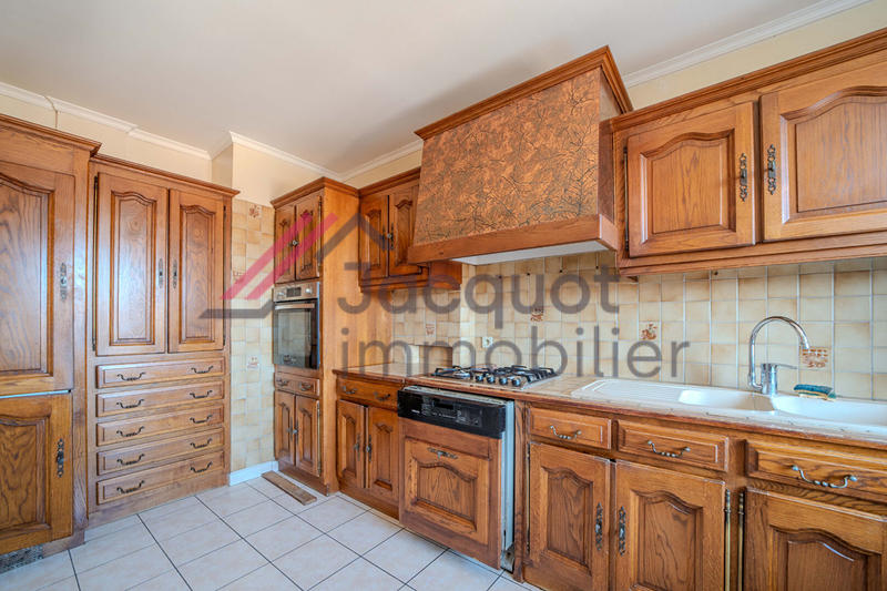 Appartement - 98 m² - 4 pièces